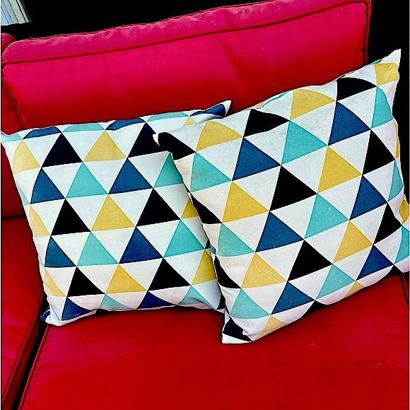 2 WHITE,BLUE AND YELLOW INDOOR/OUTDOOR PILLOWS - Picture 8 of 10